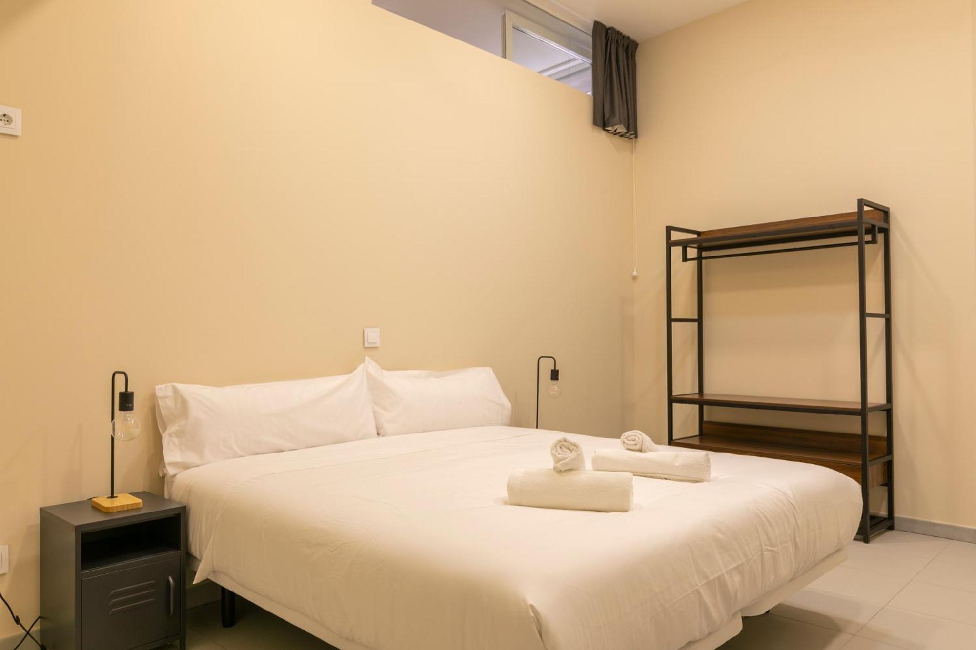 Homeabout Smart Rooms Tetuan - Sin Recepcion Madryt Zewnętrze zdjęcie