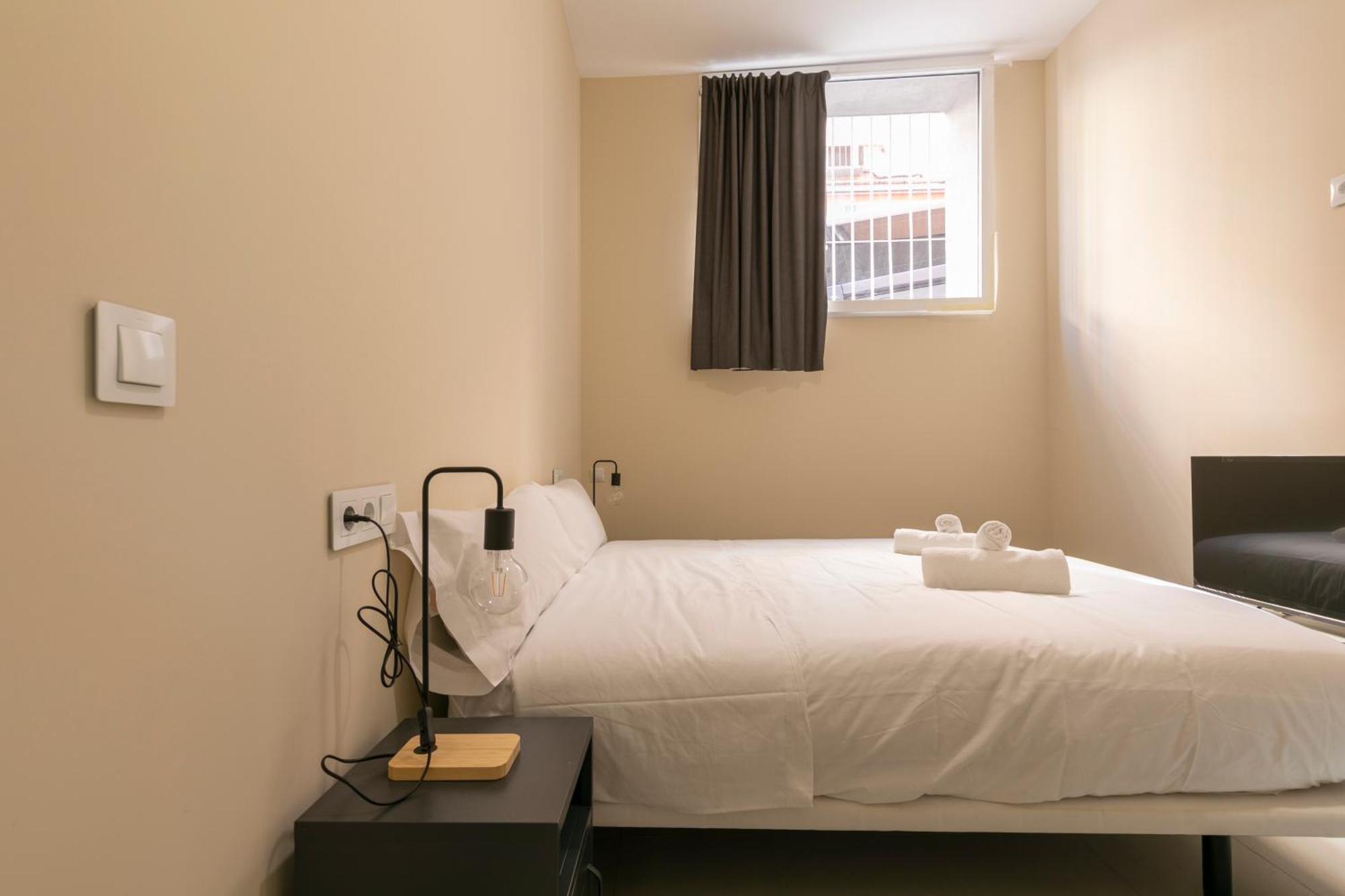 Homeabout Smart Rooms Tetuan - Sin Recepcion Madryt Zewnętrze zdjęcie