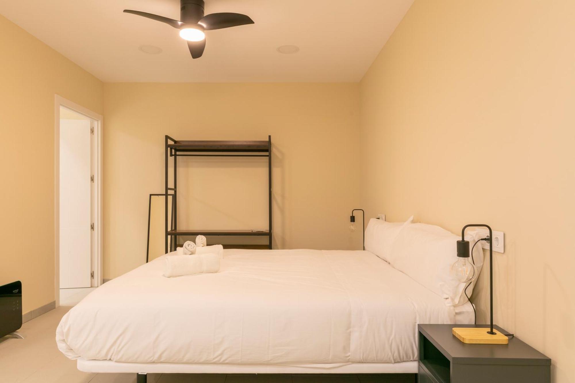 Homeabout Smart Rooms Tetuan - Sin Recepcion Madryt Zewnętrze zdjęcie