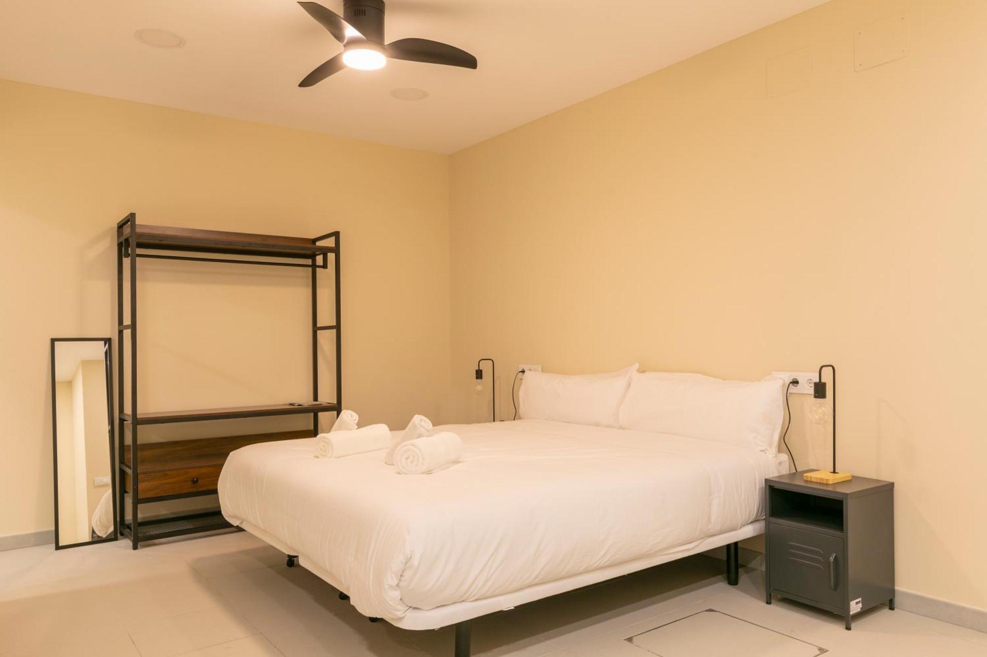 Homeabout Smart Rooms Tetuan - Sin Recepcion Madryt Zewnętrze zdjęcie