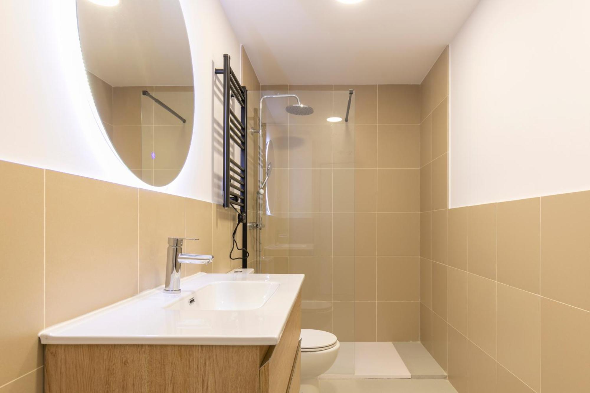 Homeabout Smart Rooms Tetuan - Sin Recepcion Madryt Zewnętrze zdjęcie