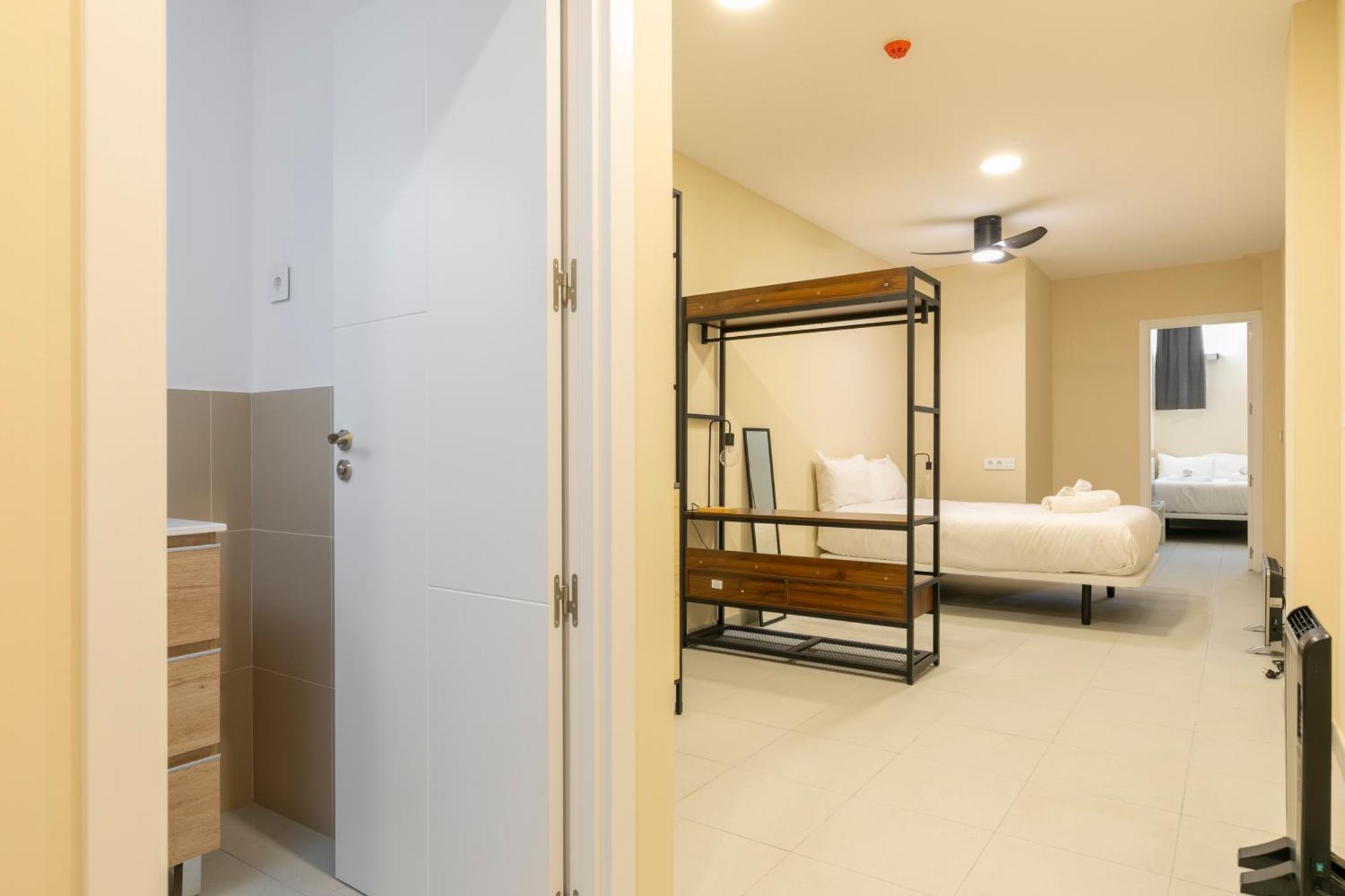 Homeabout Smart Rooms Tetuan - Sin Recepcion Madryt Zewnętrze zdjęcie