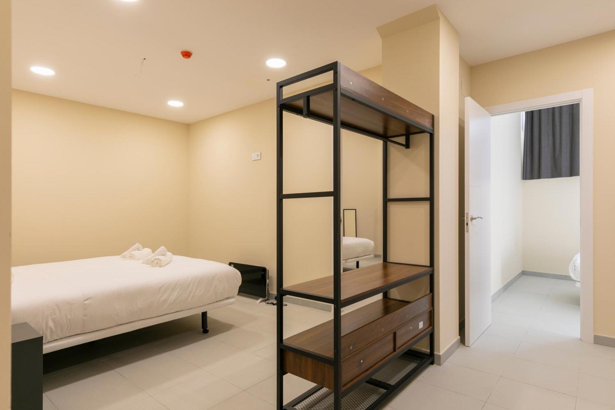 Homeabout Smart Rooms Tetuan - Sin Recepcion Madryt Zewnętrze zdjęcie