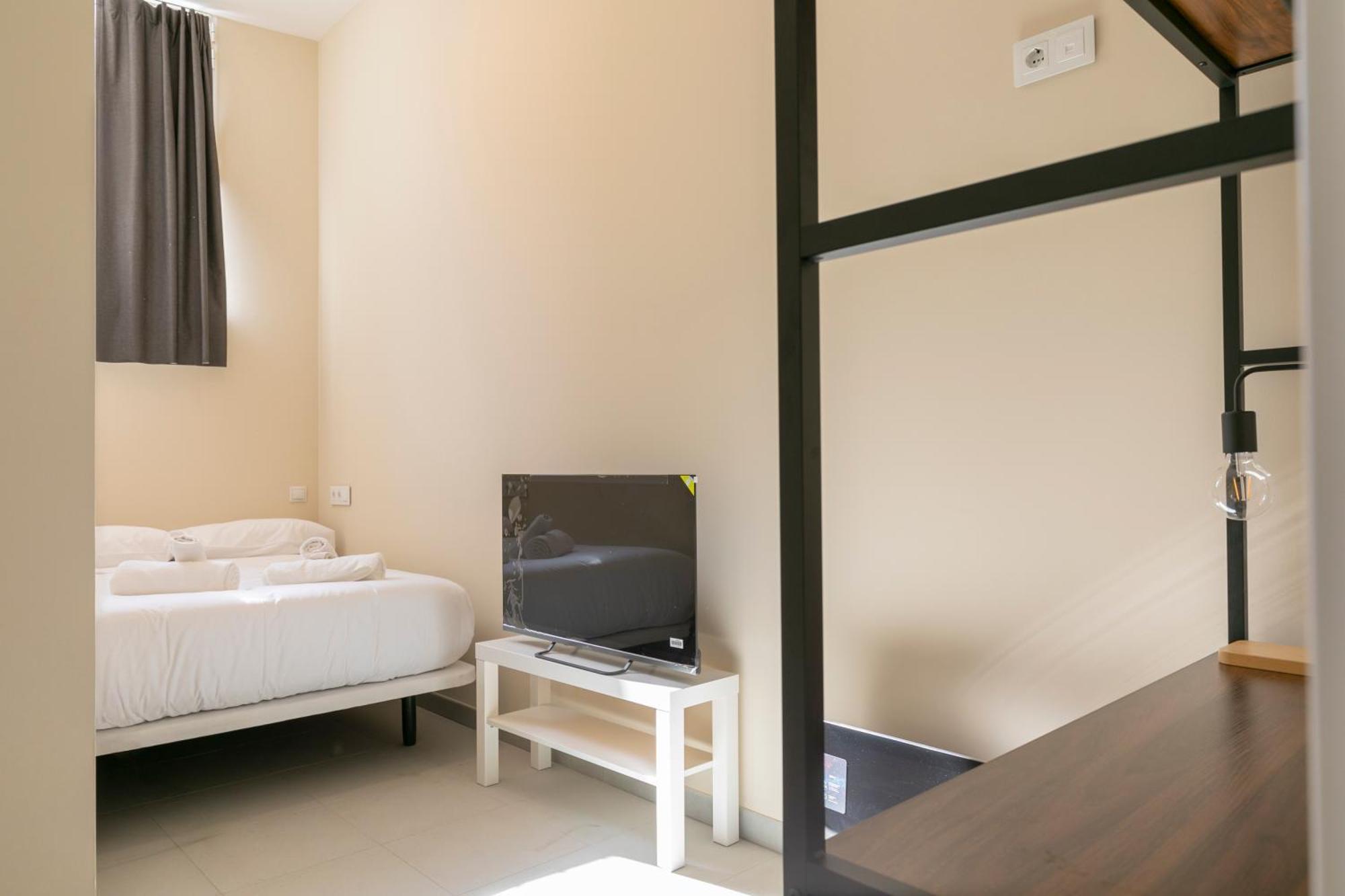Homeabout Smart Rooms Tetuan - Sin Recepcion Madryt Zewnętrze zdjęcie
